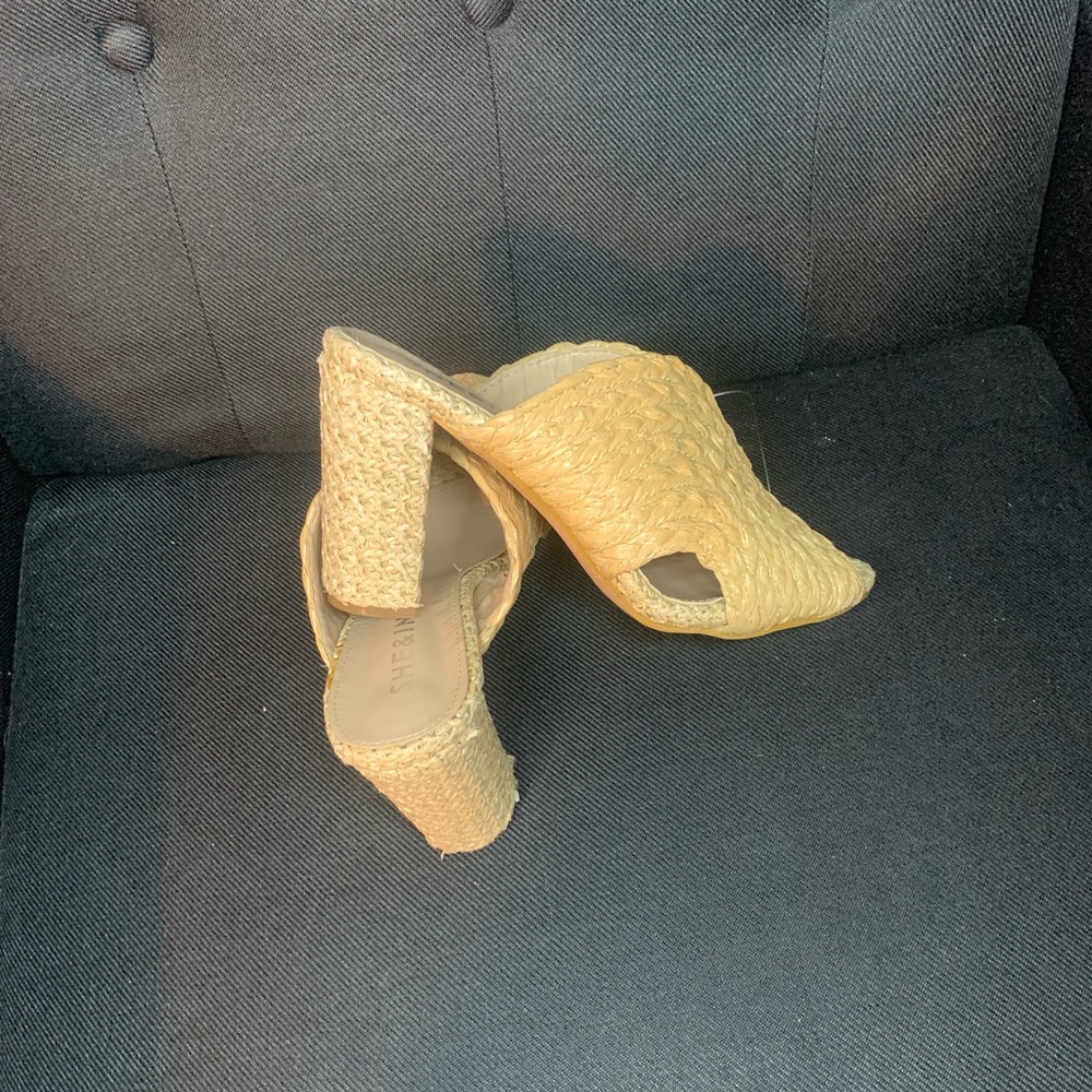 Sunhat weaved mule shoes unique sz9 beige